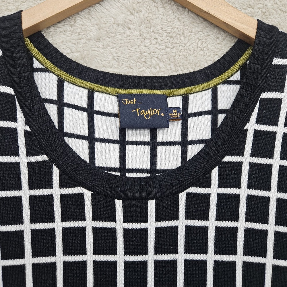 Modern Minimalist Black White Grid Knit Sweater Dress Medium Art‎ Core Geometric - Picture 4 of 10